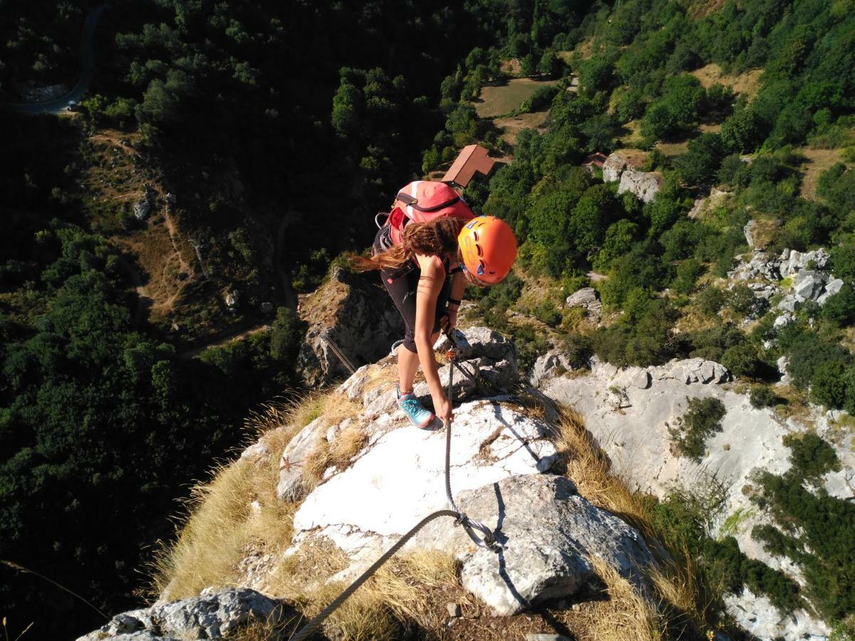 Refugio La Ardilla Real Hostel โปซาดา เด วาลเดออน ภายนอก รูปภาพ