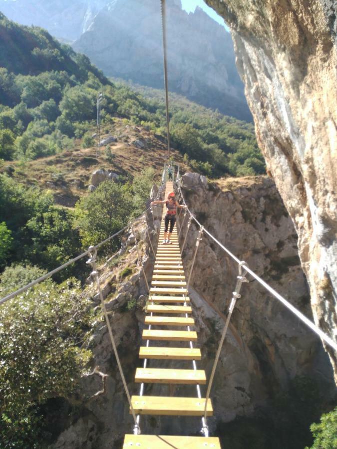 Refugio La Ardilla Real Hostel โปซาดา เด วาลเดออน ภายนอก รูปภาพ